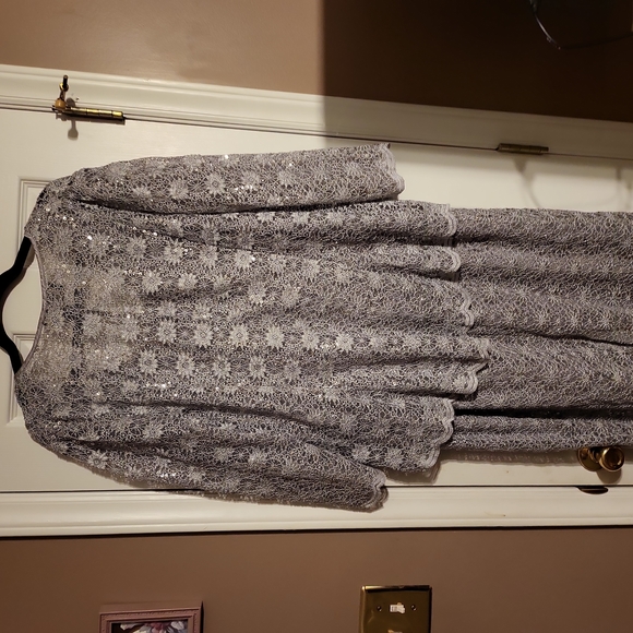 Dress - Picture 3 of 3